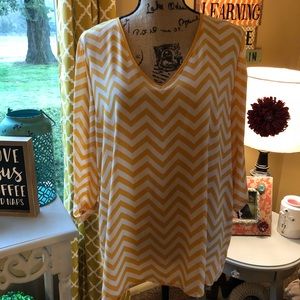 ✨SOLD✨Chevron Top